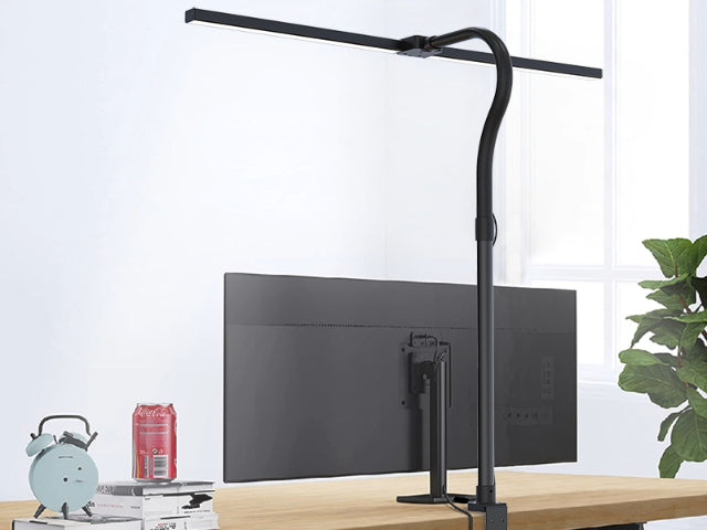 Desk_20lamp_20office_20pic.jpg